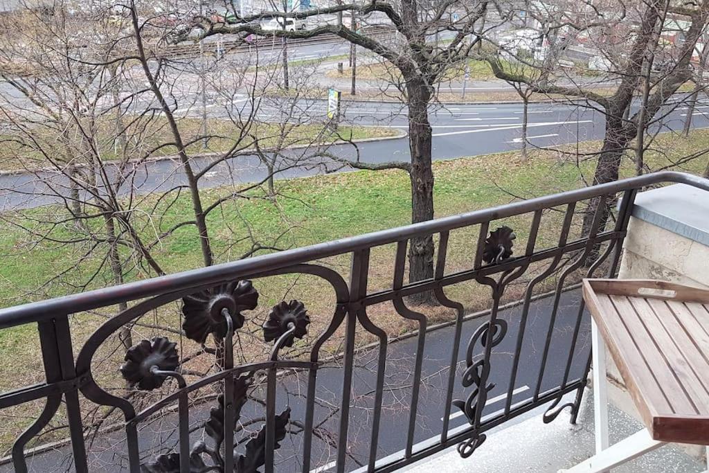 2 Room Apartment Near Station Neustadt In Dresden Neustadt Exterior photo